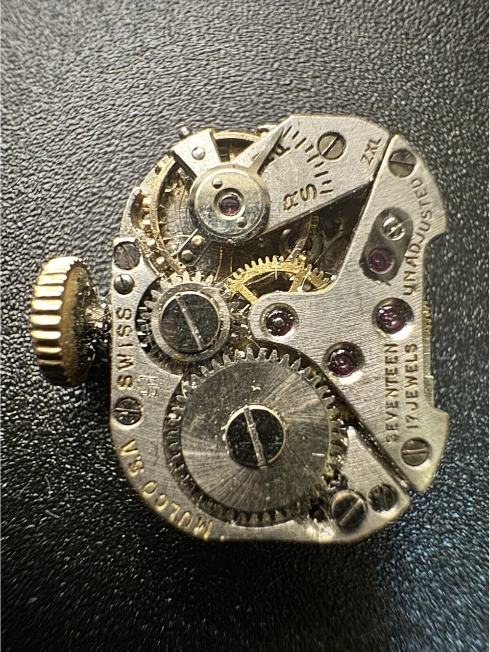 Vintage Luzerne Swiss 17 Jewel Watch Movement Mulco SA ZXL for Parts Repair